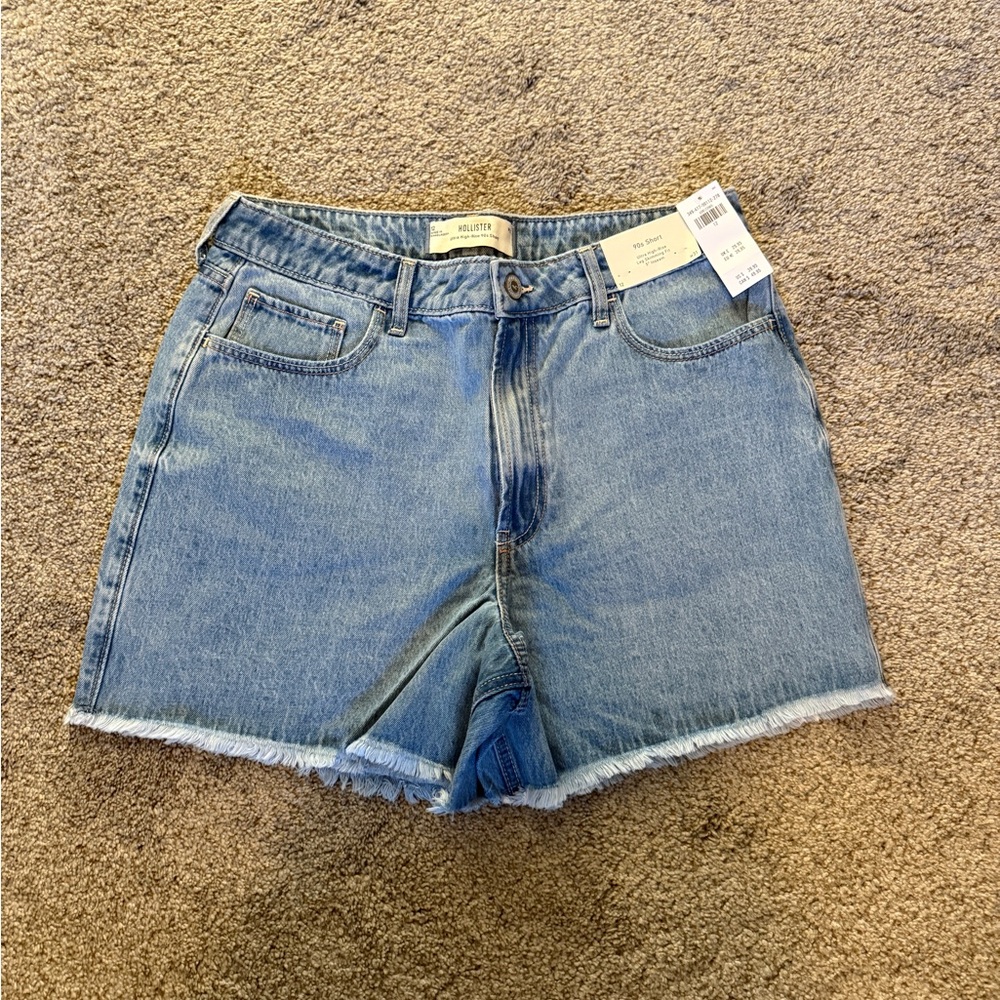 Hollister Women's Ultra High Rise Medium Wash Denim Shorts. 5” inseam.